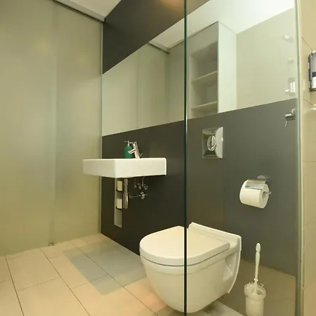 Modernes Apartment - Netflix & Gym - Zentrumsnah ! アパート *
